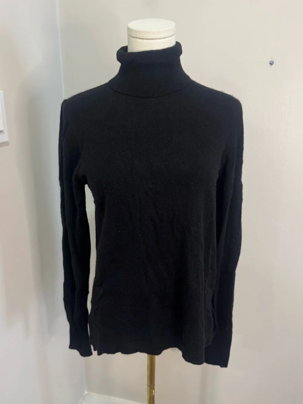 J. Crew Everyday 100% cashmere turtleneck sweater Medium